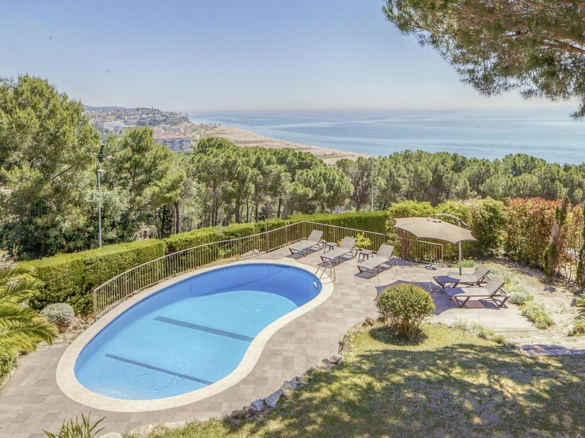 Belvilla By Oyo Villa In Arenys De Mar With Pool Bagian luar foto