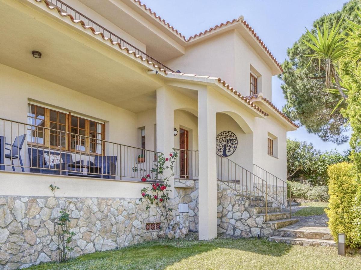 Belvilla By Oyo Villa In Arenys De Mar With Pool Bagian luar foto