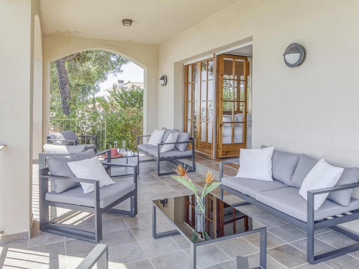 Belvilla By Oyo Villa In Arenys De Mar With Pool Bagian luar foto
