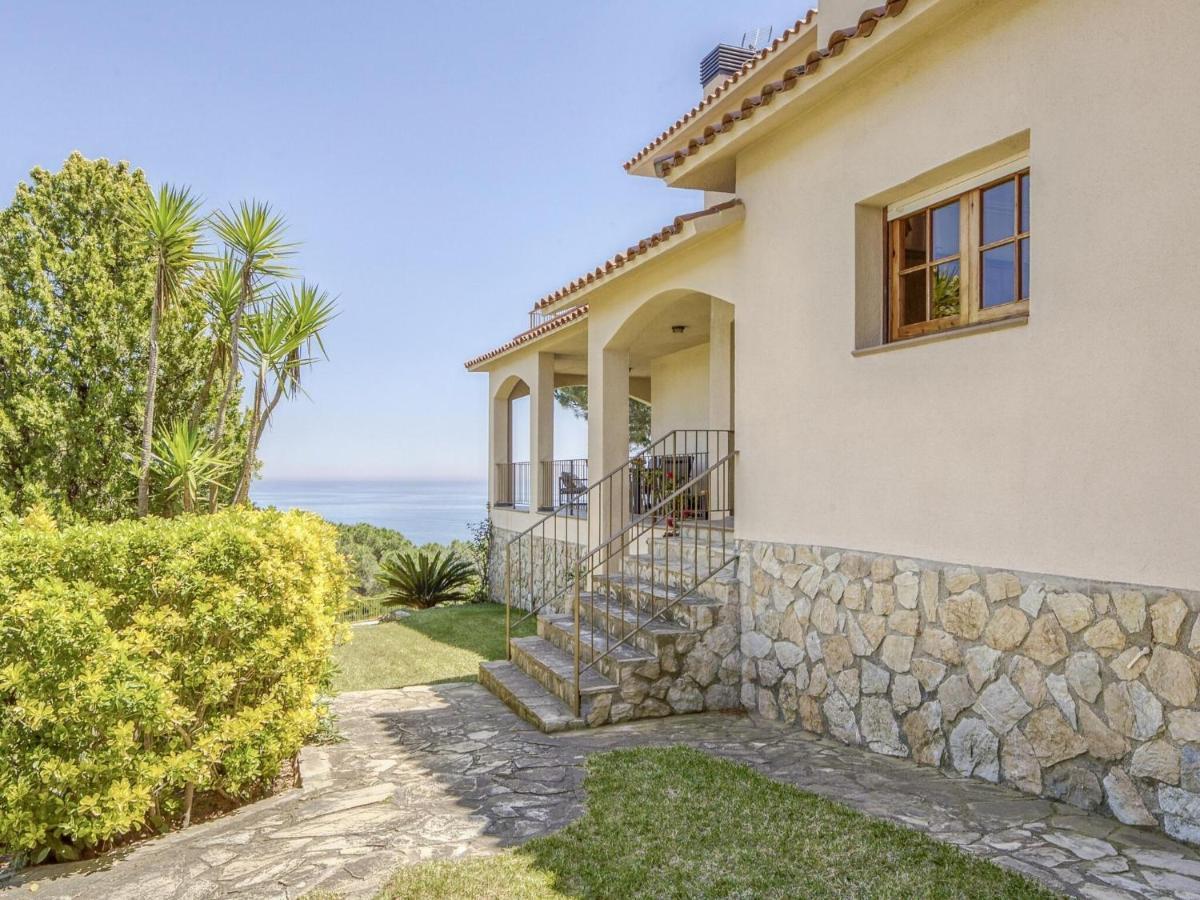 Belvilla By Oyo Villa In Arenys De Mar With Pool Bagian luar foto