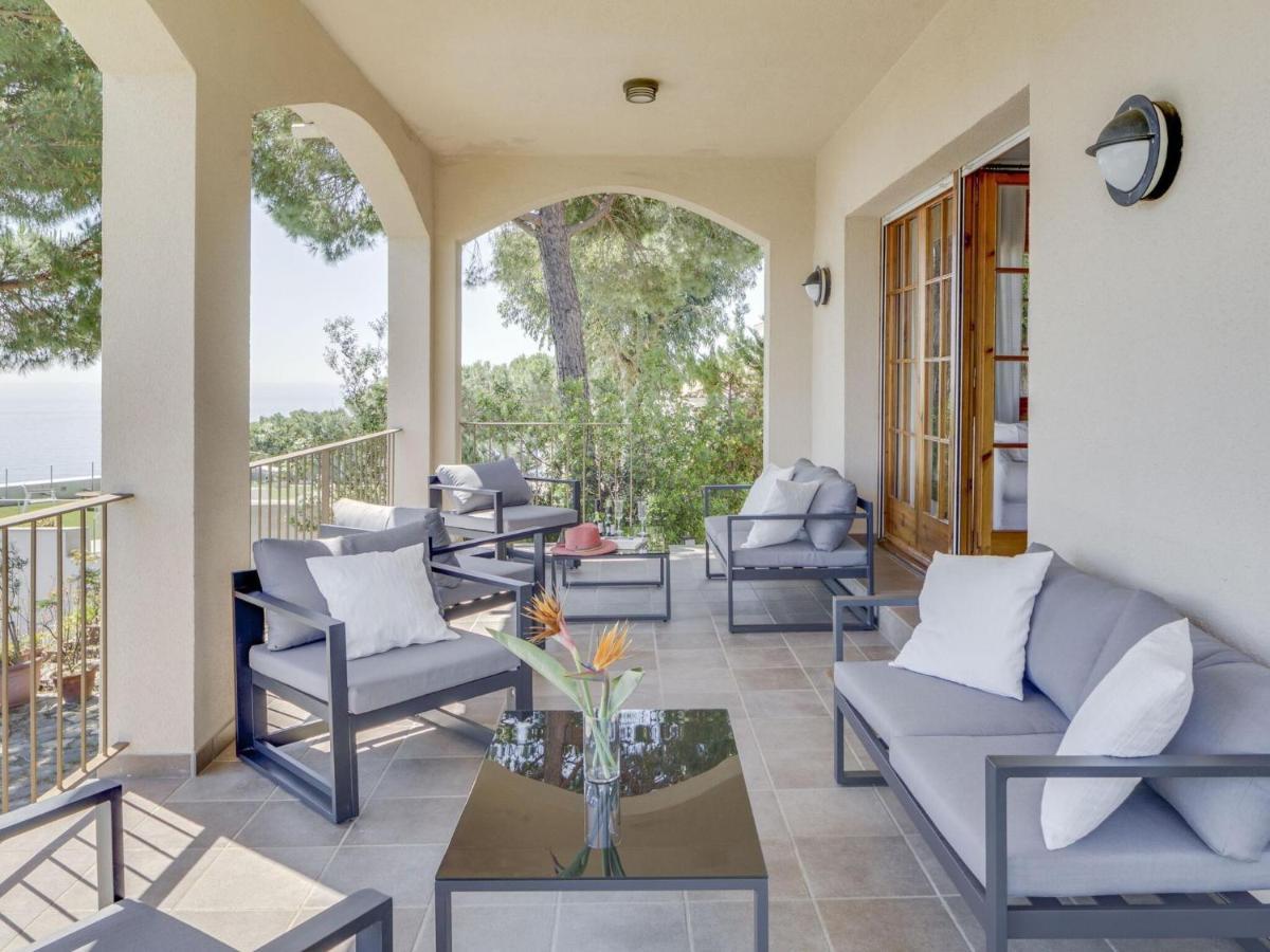 Belvilla By Oyo Villa In Arenys De Mar With Pool Bagian luar foto