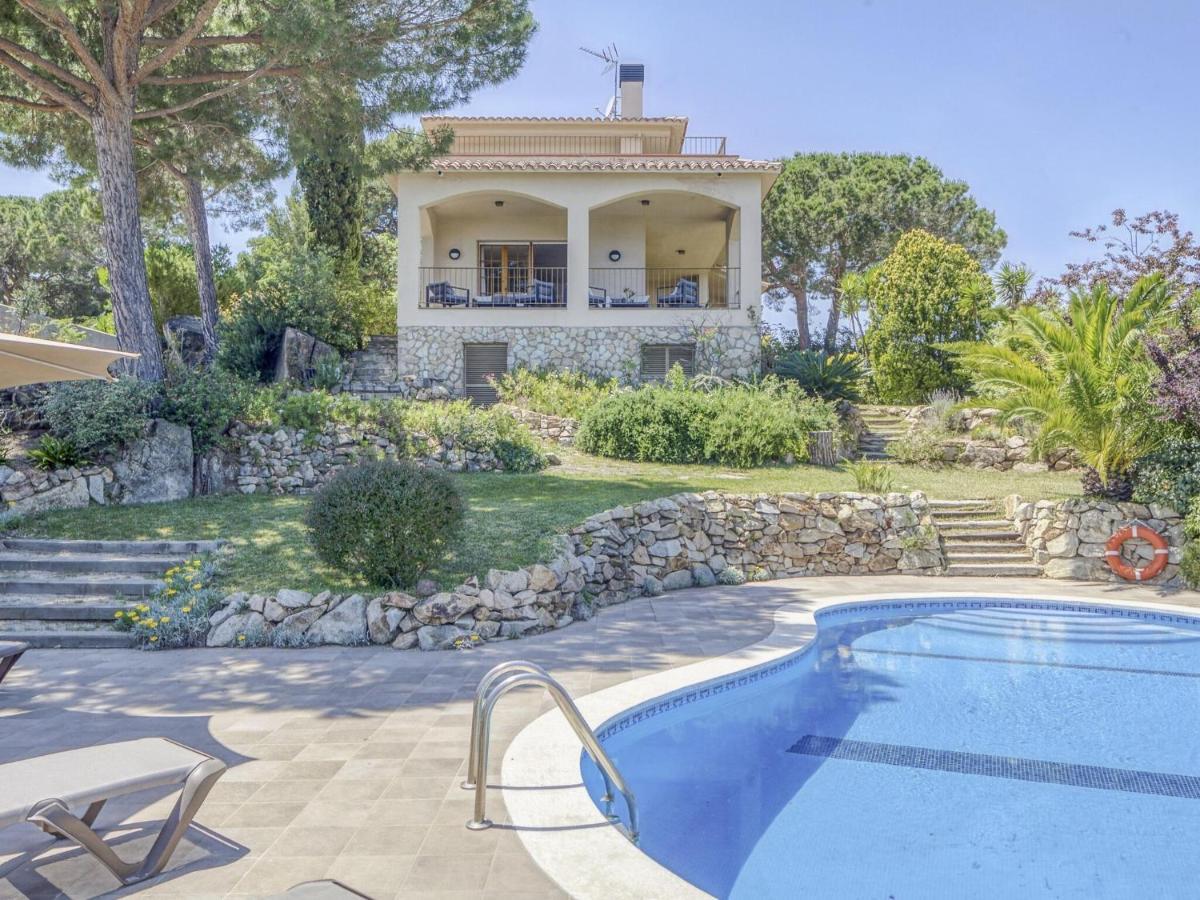 Belvilla By Oyo Villa In Arenys De Mar With Pool Bagian luar foto